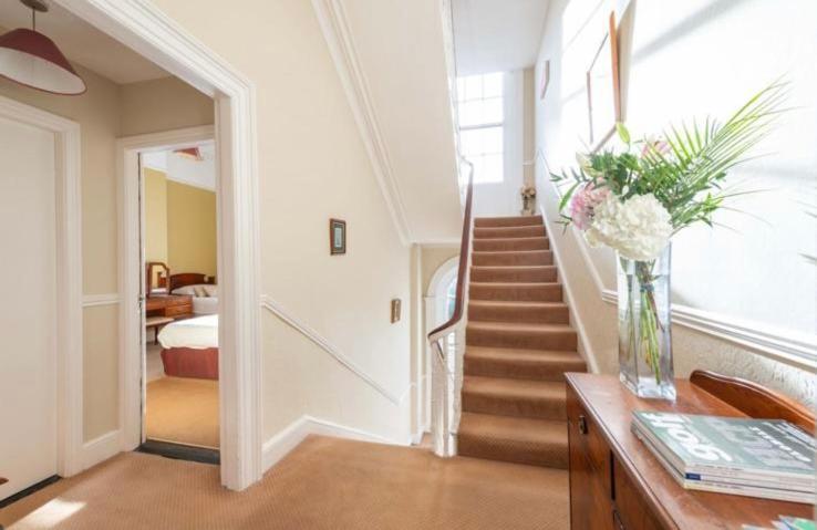 Guest house Abbeyleigh House