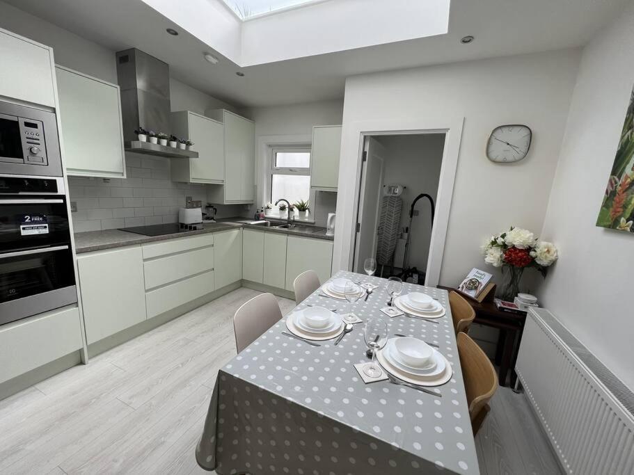 The Trinity College Townhouse Apartment *