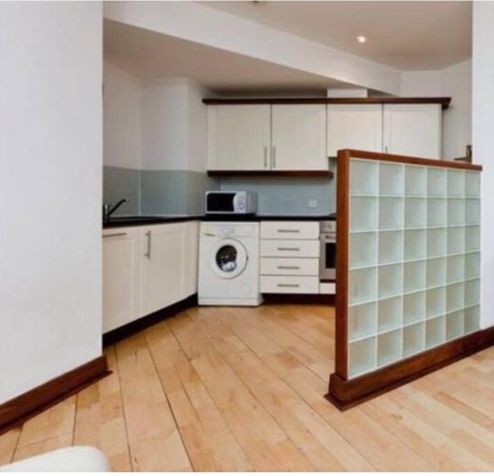 Apartment Modern In Heart Of