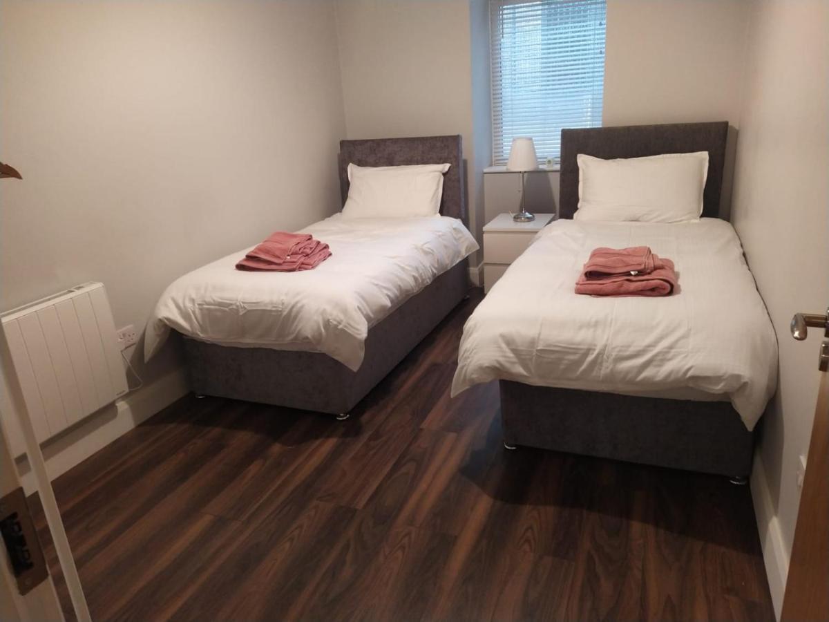 Spacious Two Bedroom Longs Place, 8 Apartment