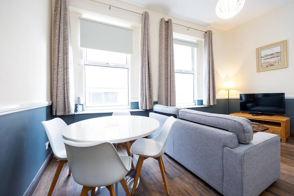 Homely 1 Bedroom In Smithfield,