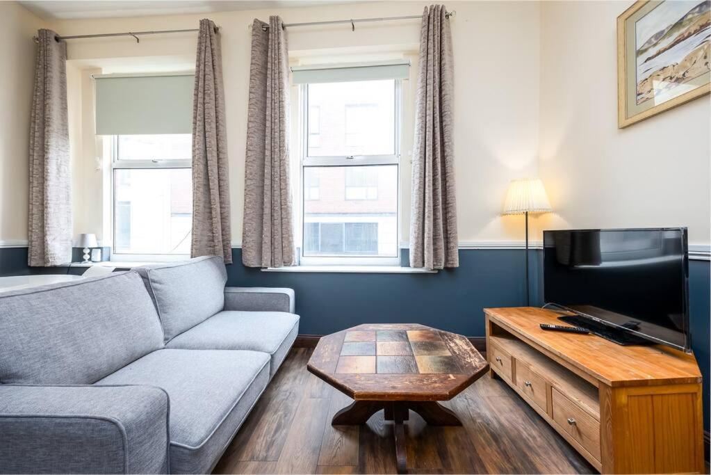 Homely 1 Bedroom In Smithfield, Apartment