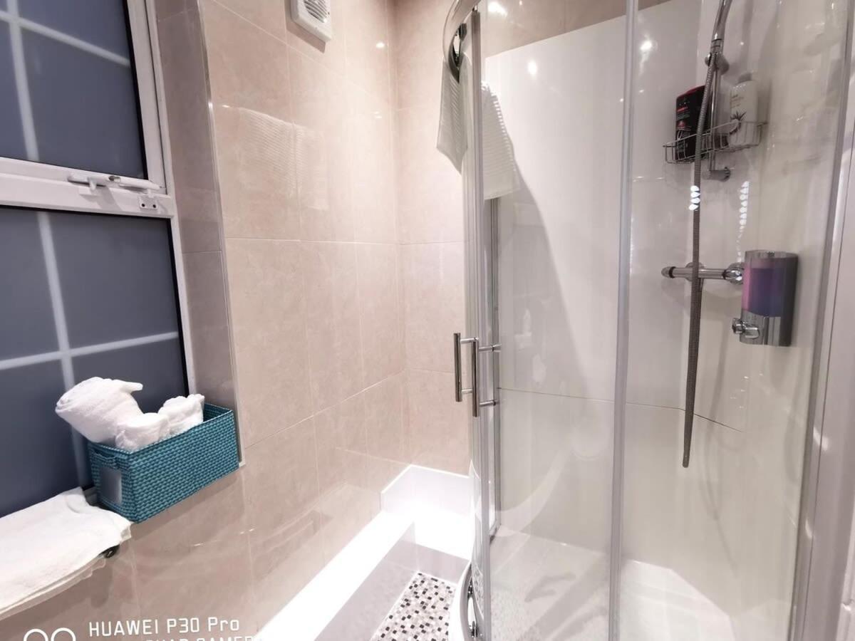 New Spacious & 3bedroom Tv& Wifi Apartment Dublin