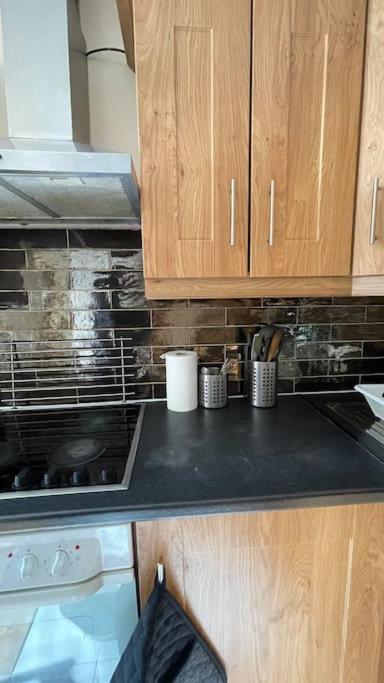 City Gem - Central & Stylish 1 Bed Apartment