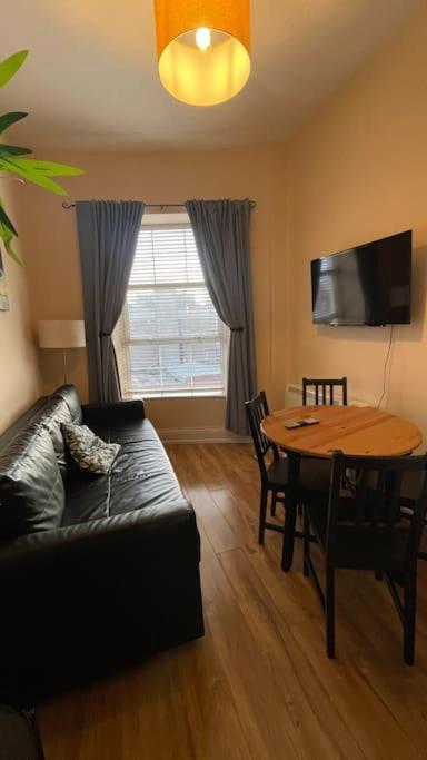 City Gem - Central & Stylish 1 Bed *