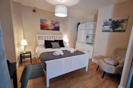 Apartment Private Patio Reliable Fast Wifi Dublin