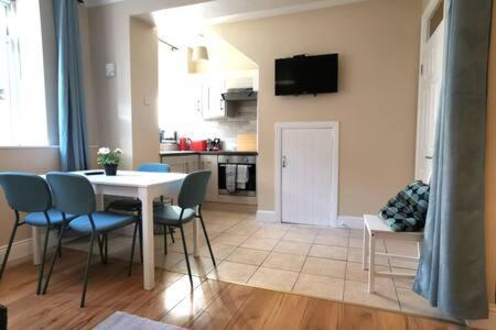 Private Patio Reliable Fast Wifi Dublin