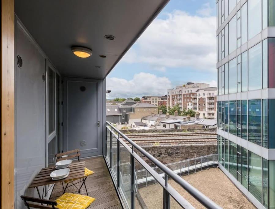 Apartment Centrally Located, Comfy 2-bed 2-bath Apt