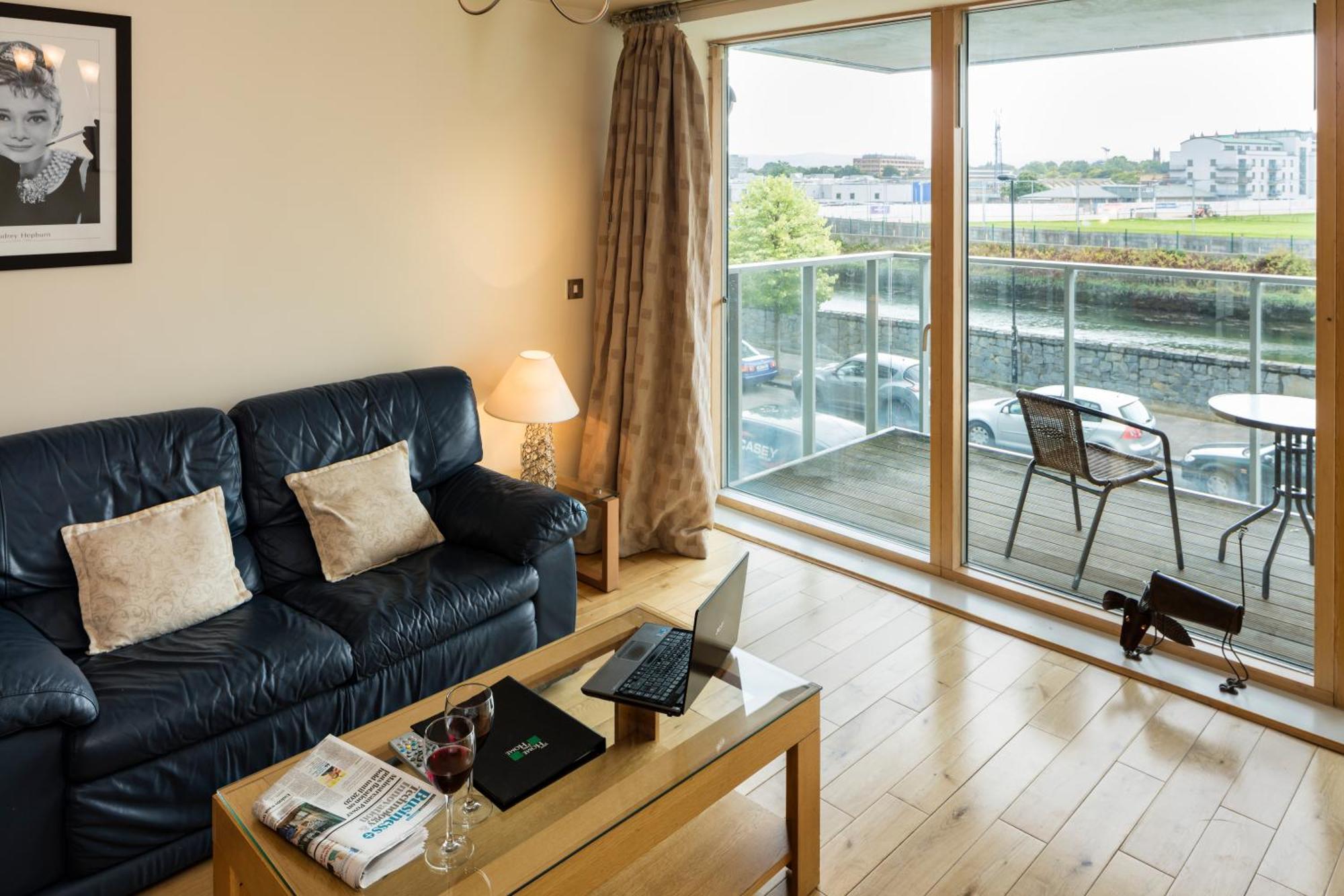 Fitzwilliam Point Apartment