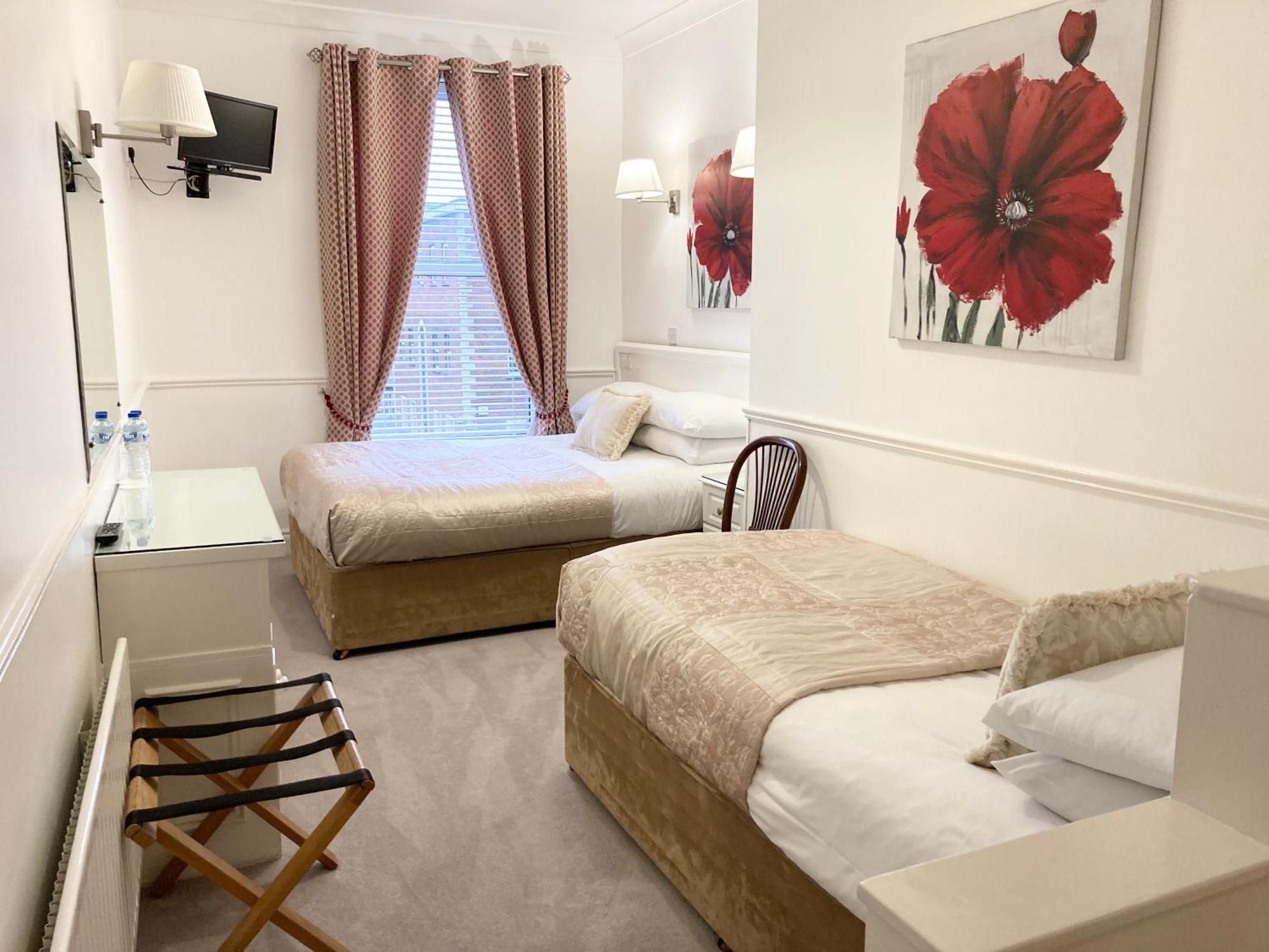 Dergvale Hotel 2*