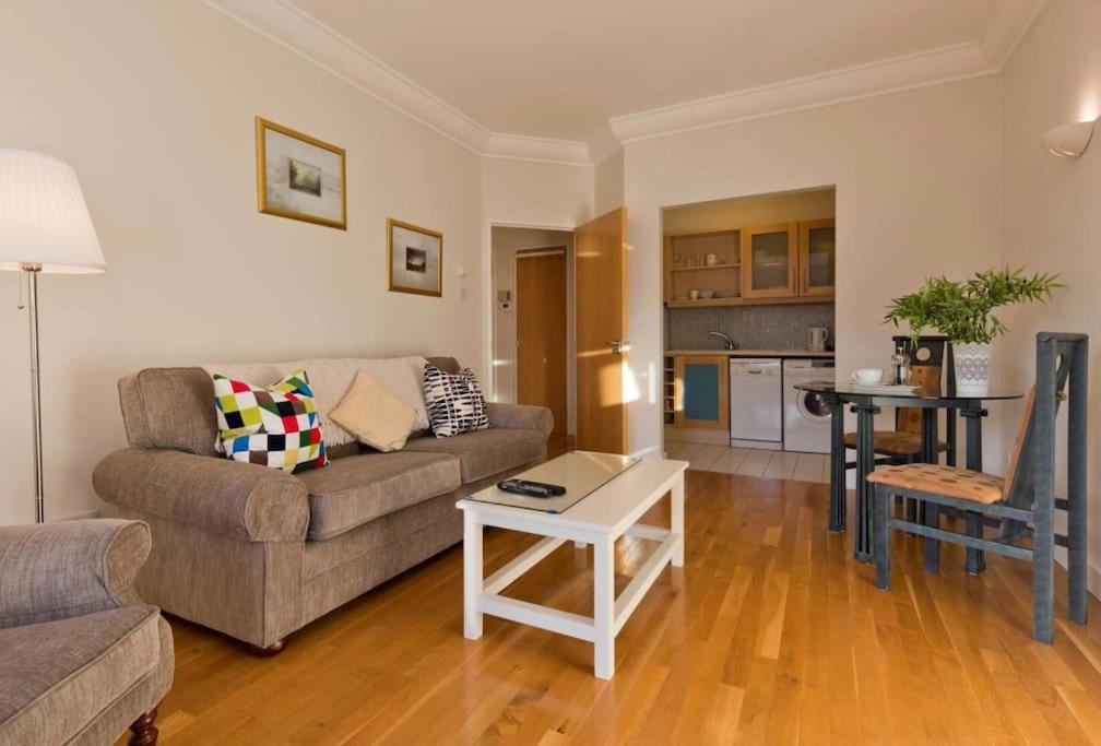 Luxury In D1 Apartment Dublin