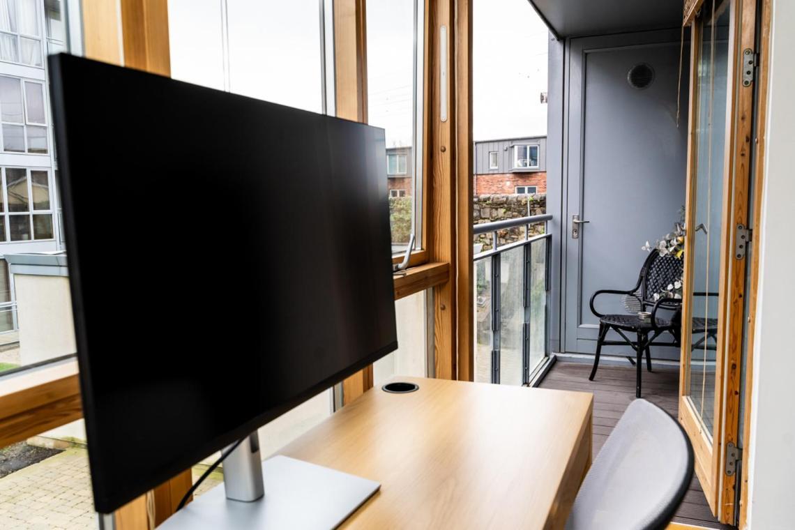 Stunning 1 Bedroom In Grand Cannal