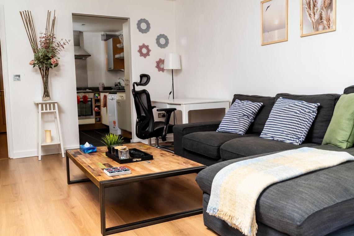 Apartment Stunning 1 Bedroom In Grand Cannal