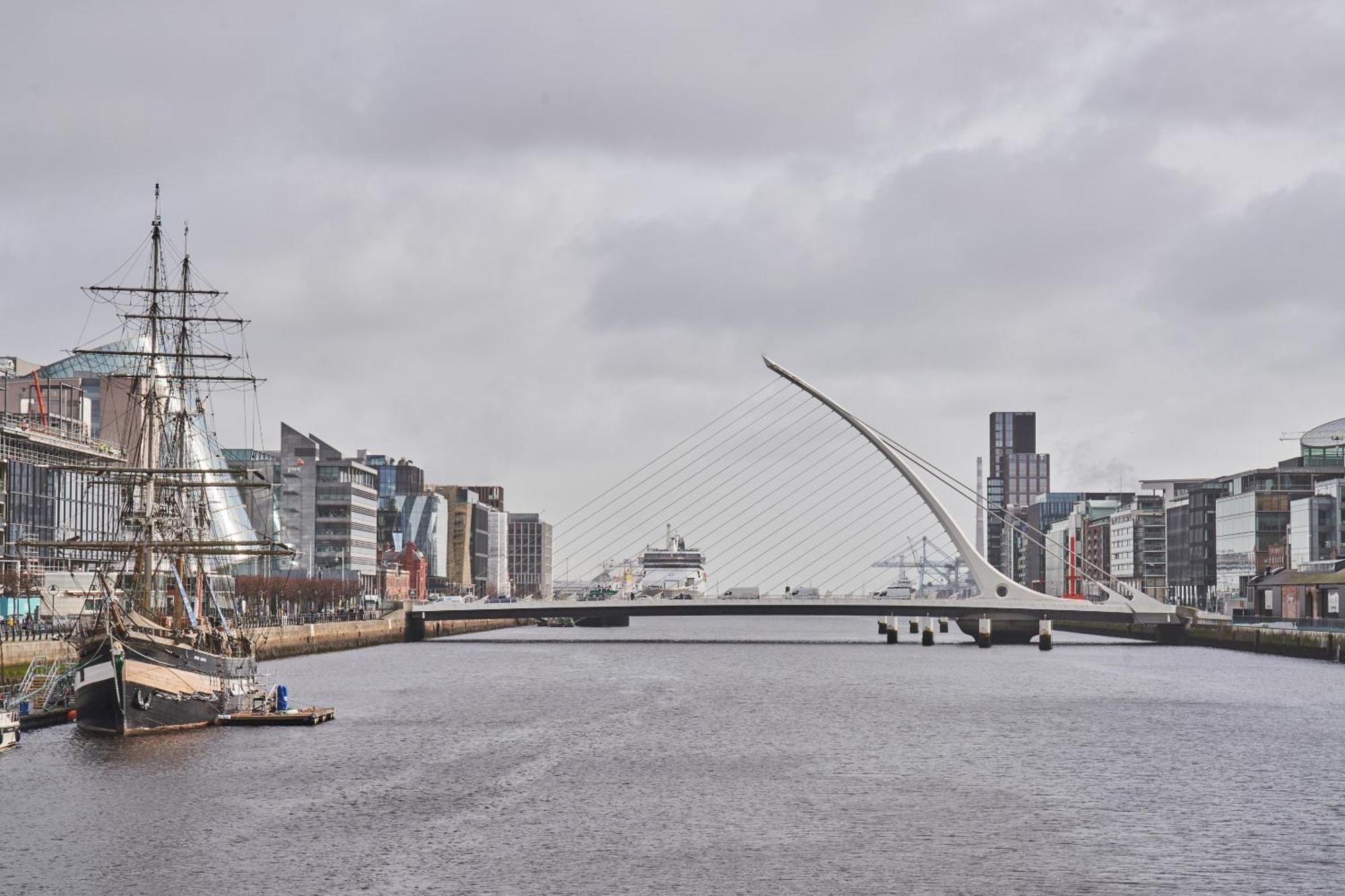 Aparthotel Sonder At Britain Quay 4*