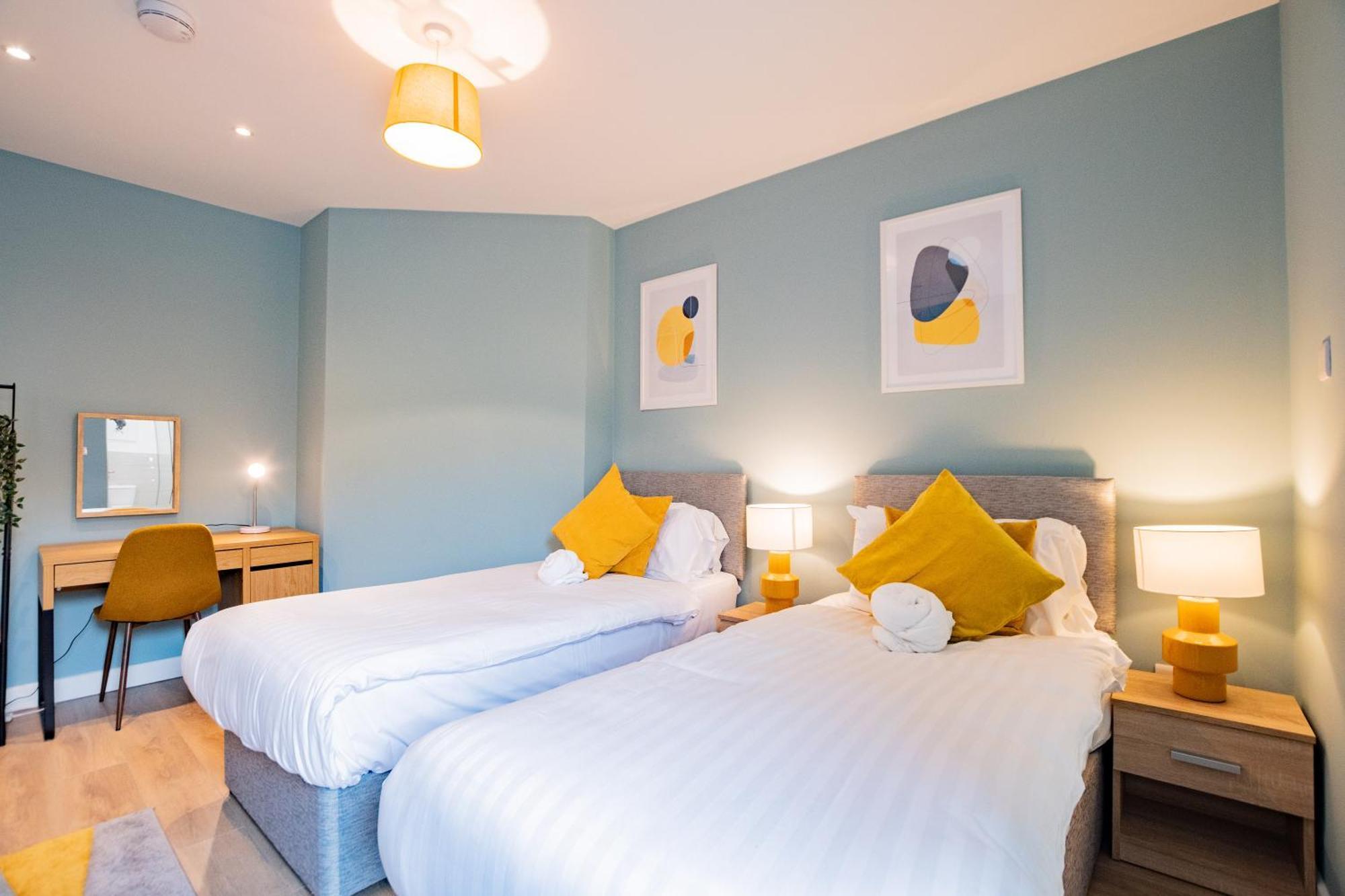 The Large Group House -sleeps 21 Holiday home