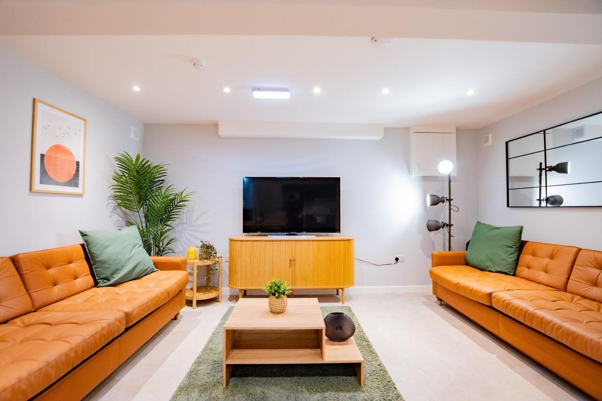The Large Group House -sleeps 21 Holiday home *