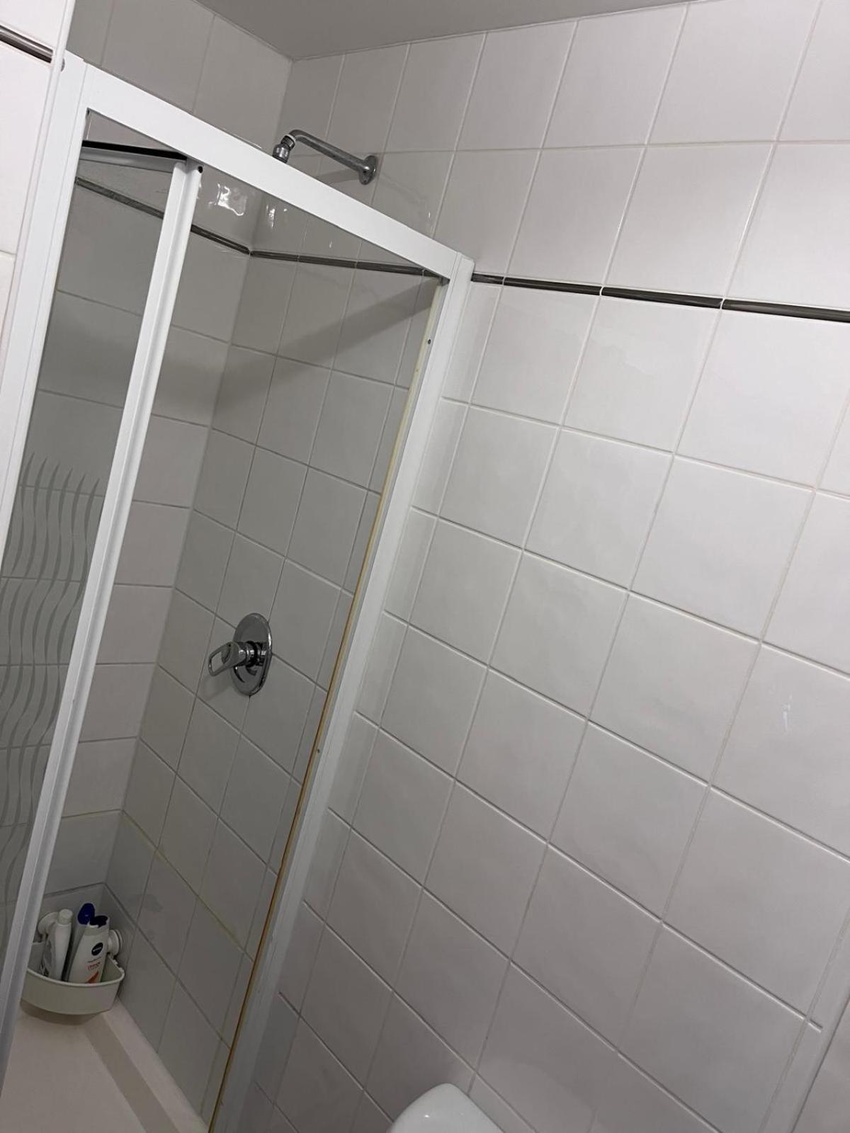 Lovely Twin With Ensuite Bathroom 15 Mins From Airport * Dublin
