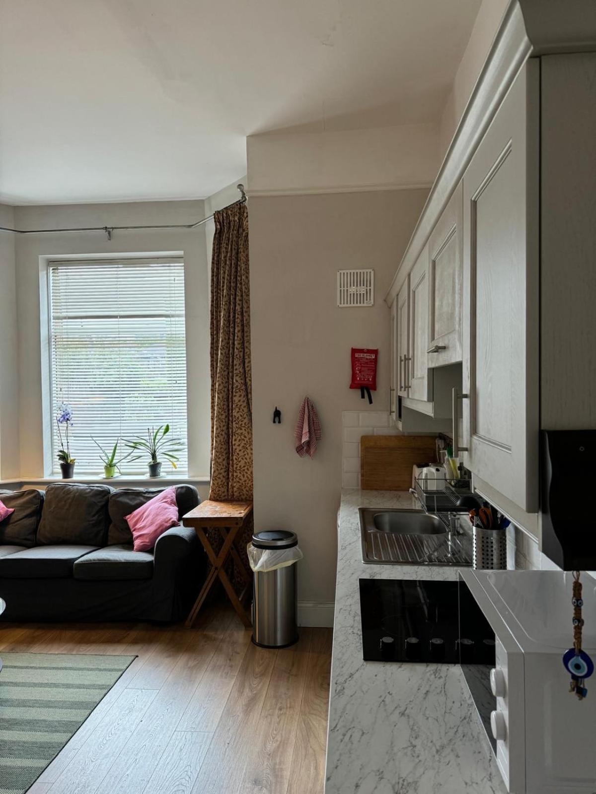 Superb Location 3 Min To Rds, Aviva, D4 2 Bed *