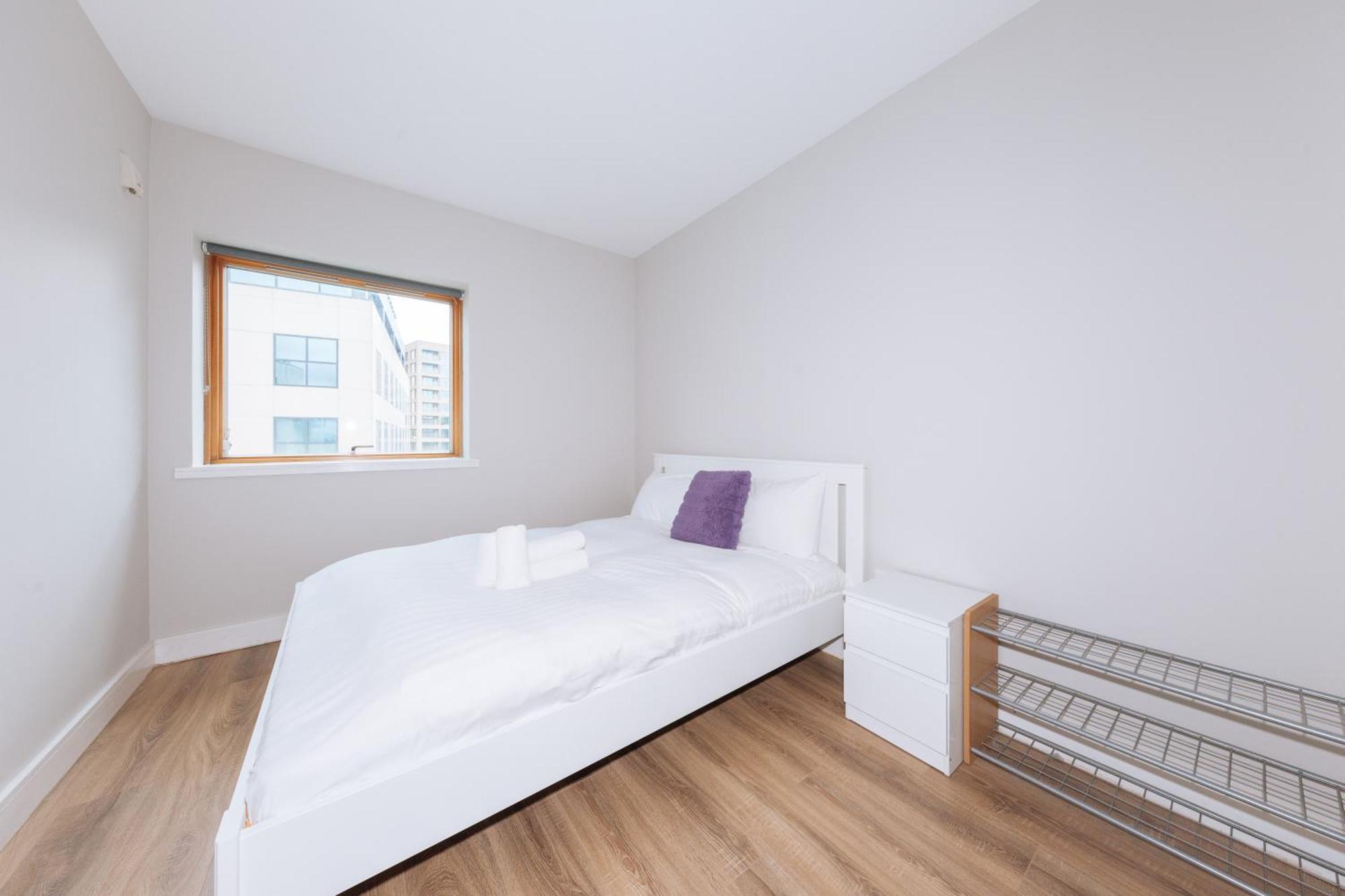 Apartment Bright 2bd Flat With Private Balcony -