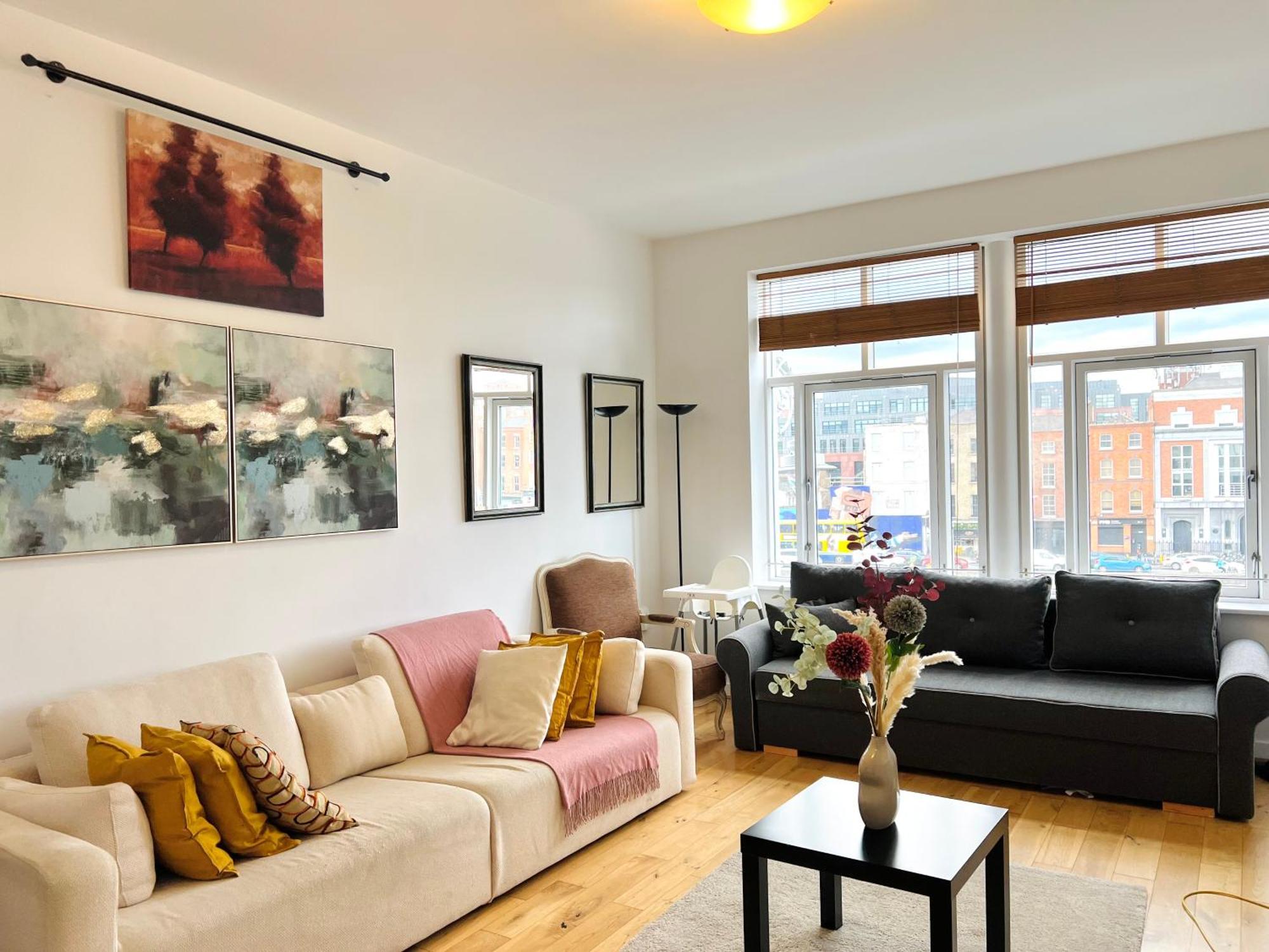 Cosy River View Flat At Temple Bar Apartment