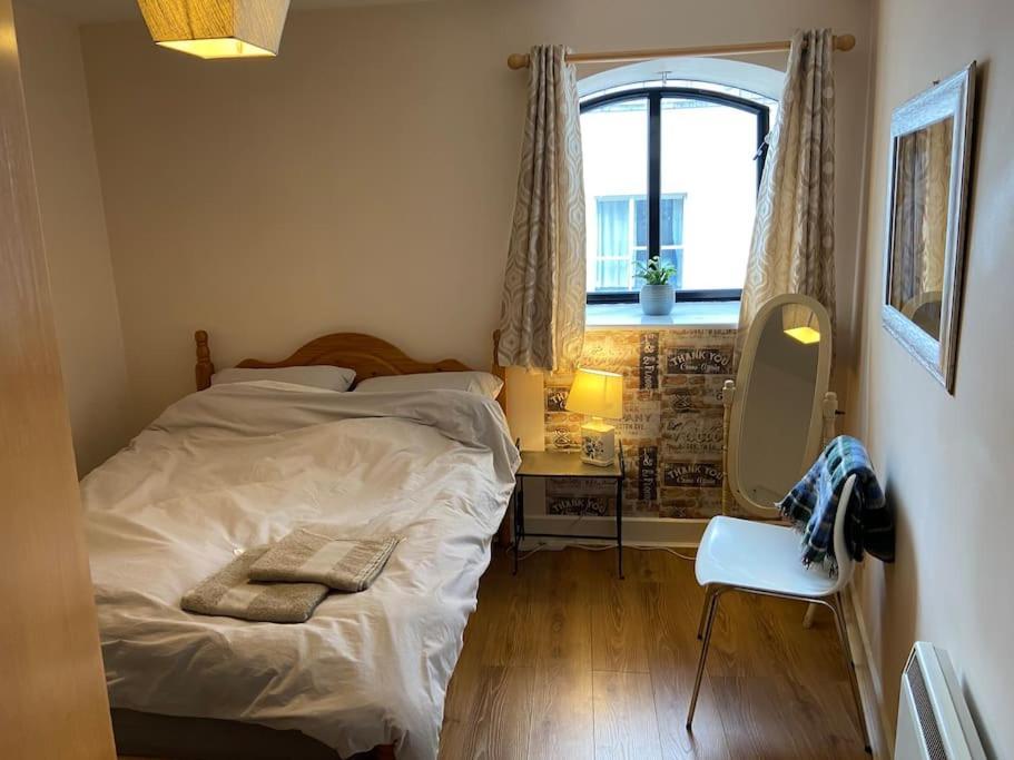 Apartment City Centre Apt With Balcony Great Location & Neighborhood Dublin