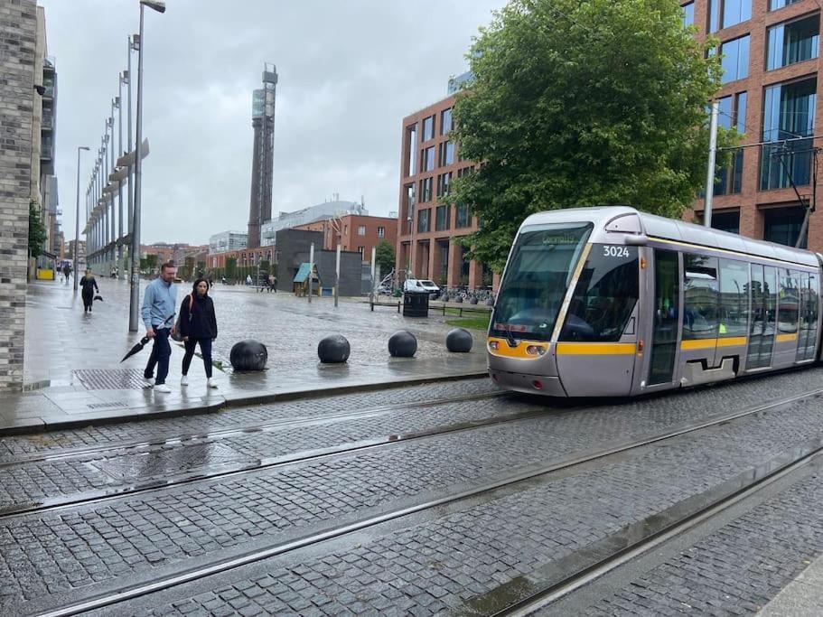 City Centre Apt With Balcony Great Location & Neighborhood Apartment Dublin