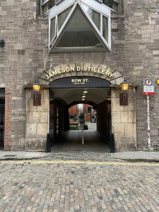 City Centre Apt With Balcony Great Location & Neighborhood * Dublin