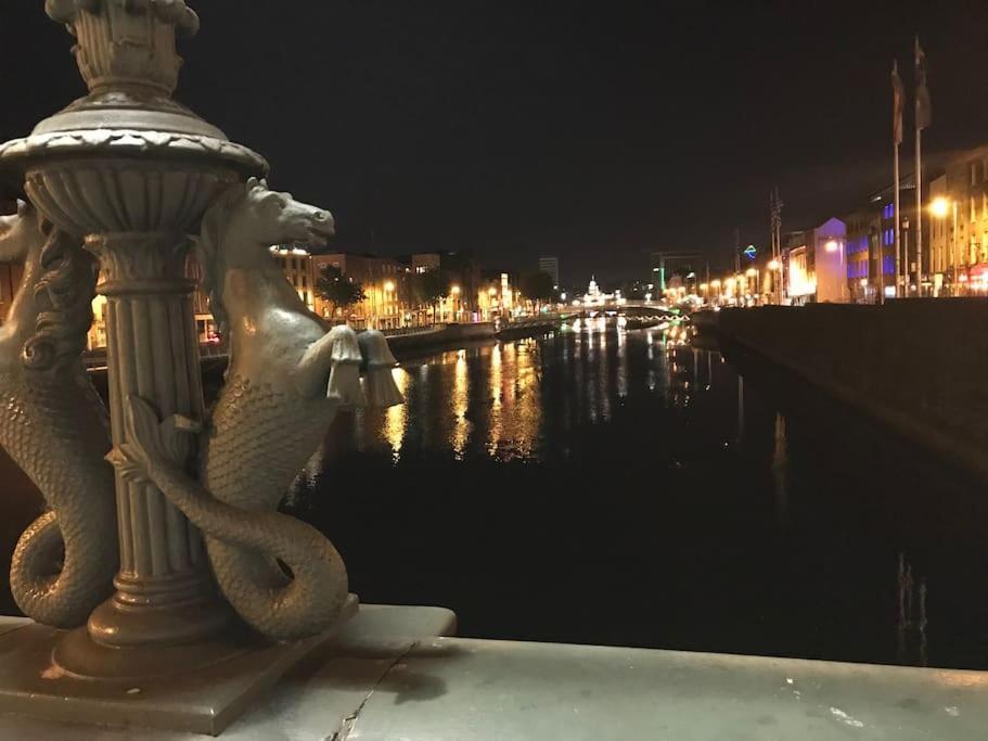 City Centre Apt With Balcony Great Location & Neighborhood * Dublin