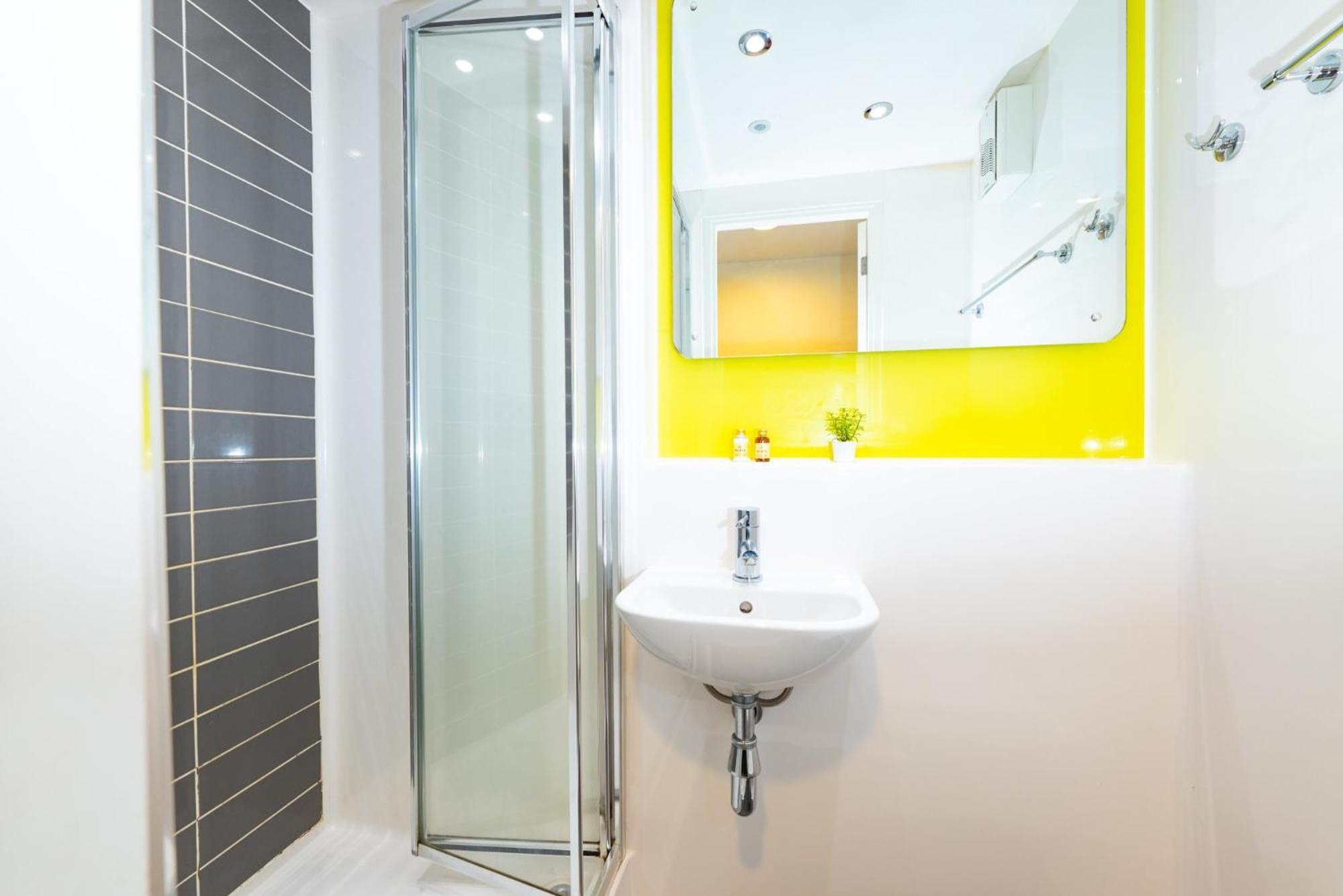 Ensuite In Dublin City Centre Apartment *