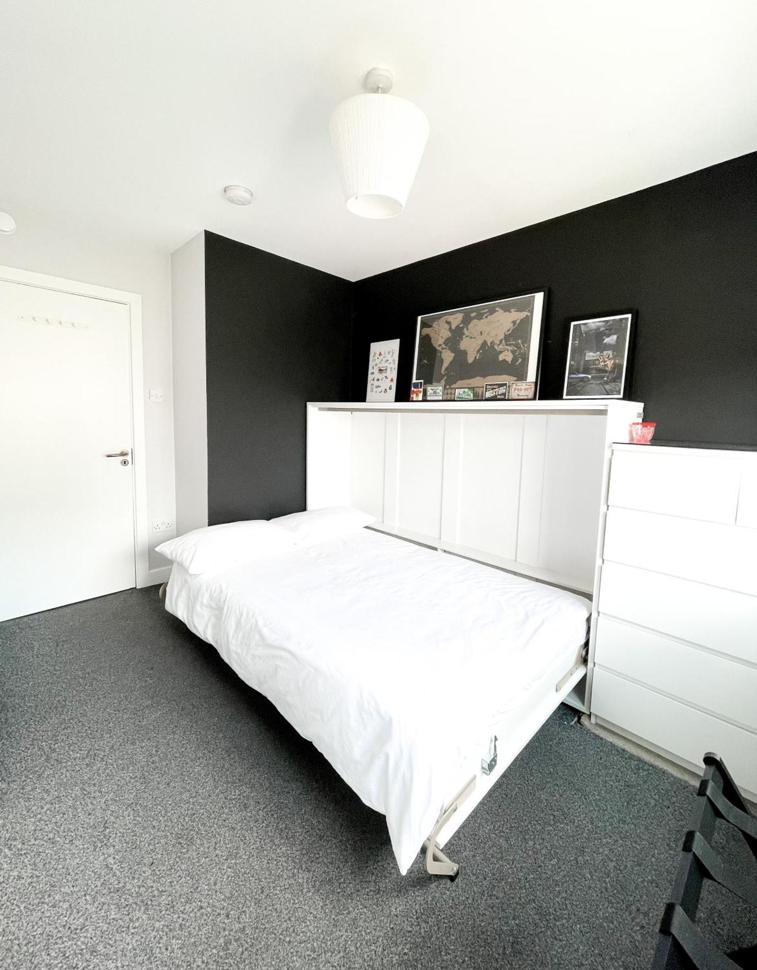 Modern 10min From Center With Parking Apartment