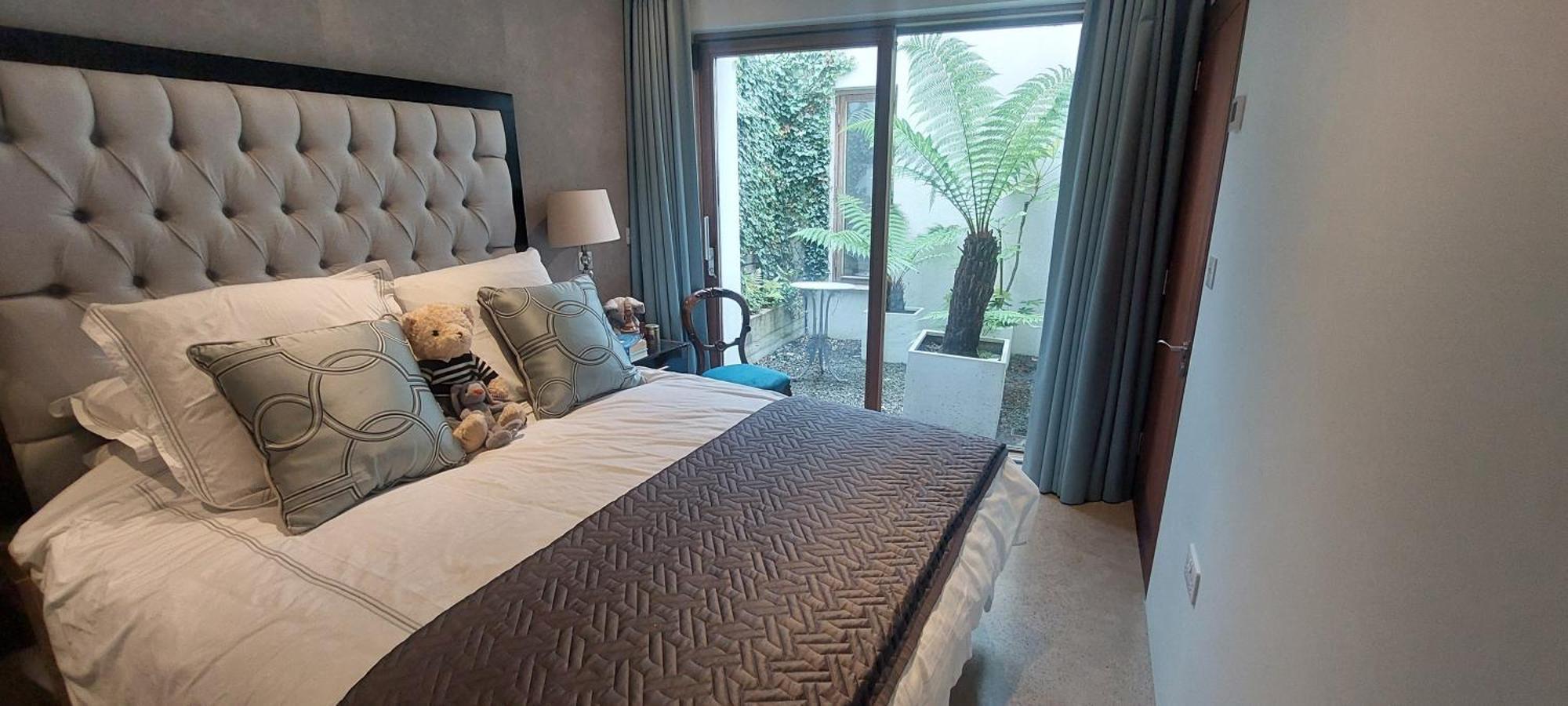 Apartment Sophisticated Seafront 3bd Suntrap Landscaped Yard Dublin