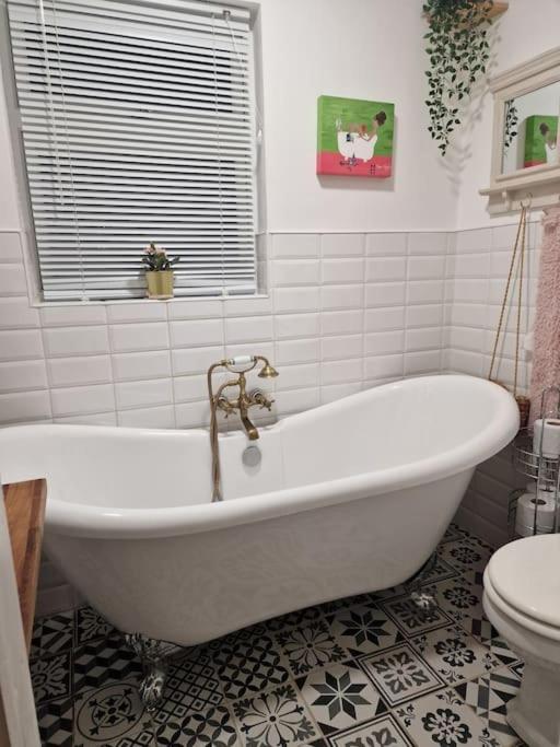 Trinity 2 Bed With Mezzanine Apartment *