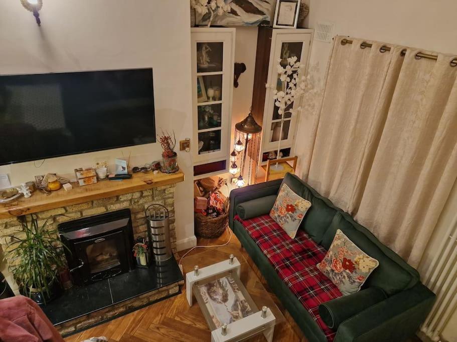 Trinity 2 Bed With Mezzanine Apartment *