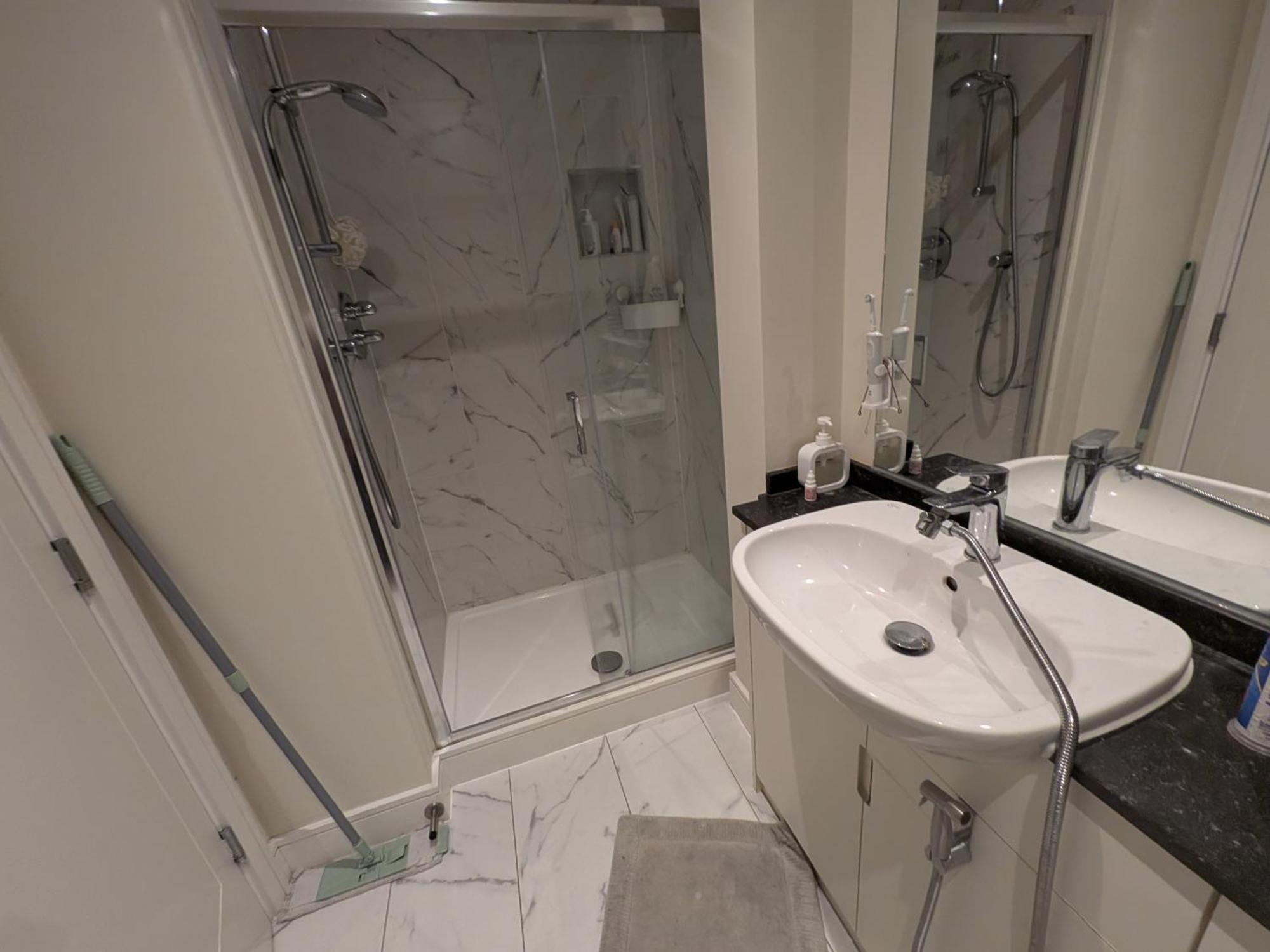 Pvt Room With Direct Train To City Center 25 Mins