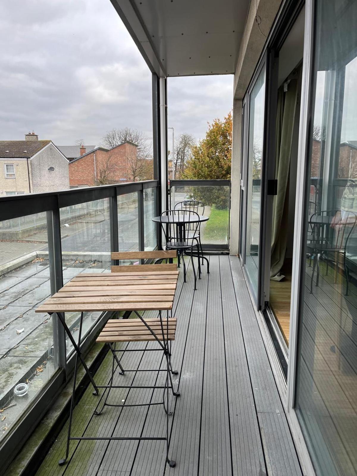 Apartment 2 Double Bedrooms Near Airport & Town *