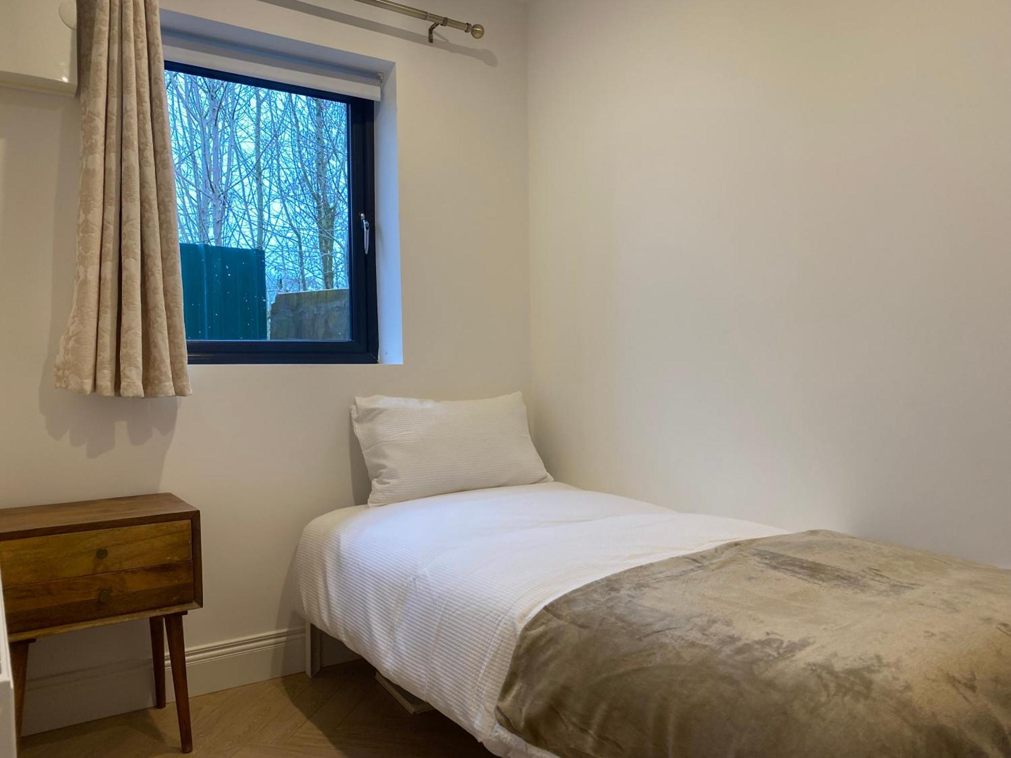 Modern Space 20 Minutes From Airport
