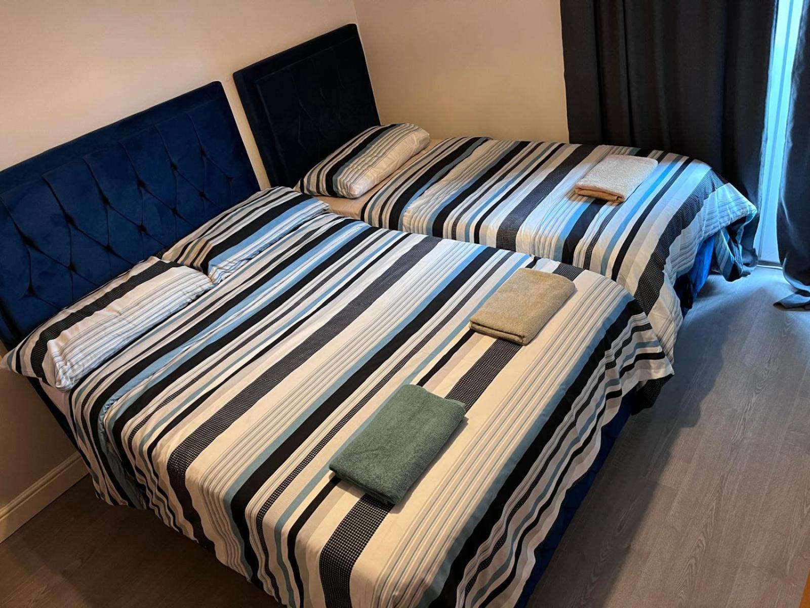 Lovely Twin With Ensuite Bathroom 15 Mins From Airport Dublin