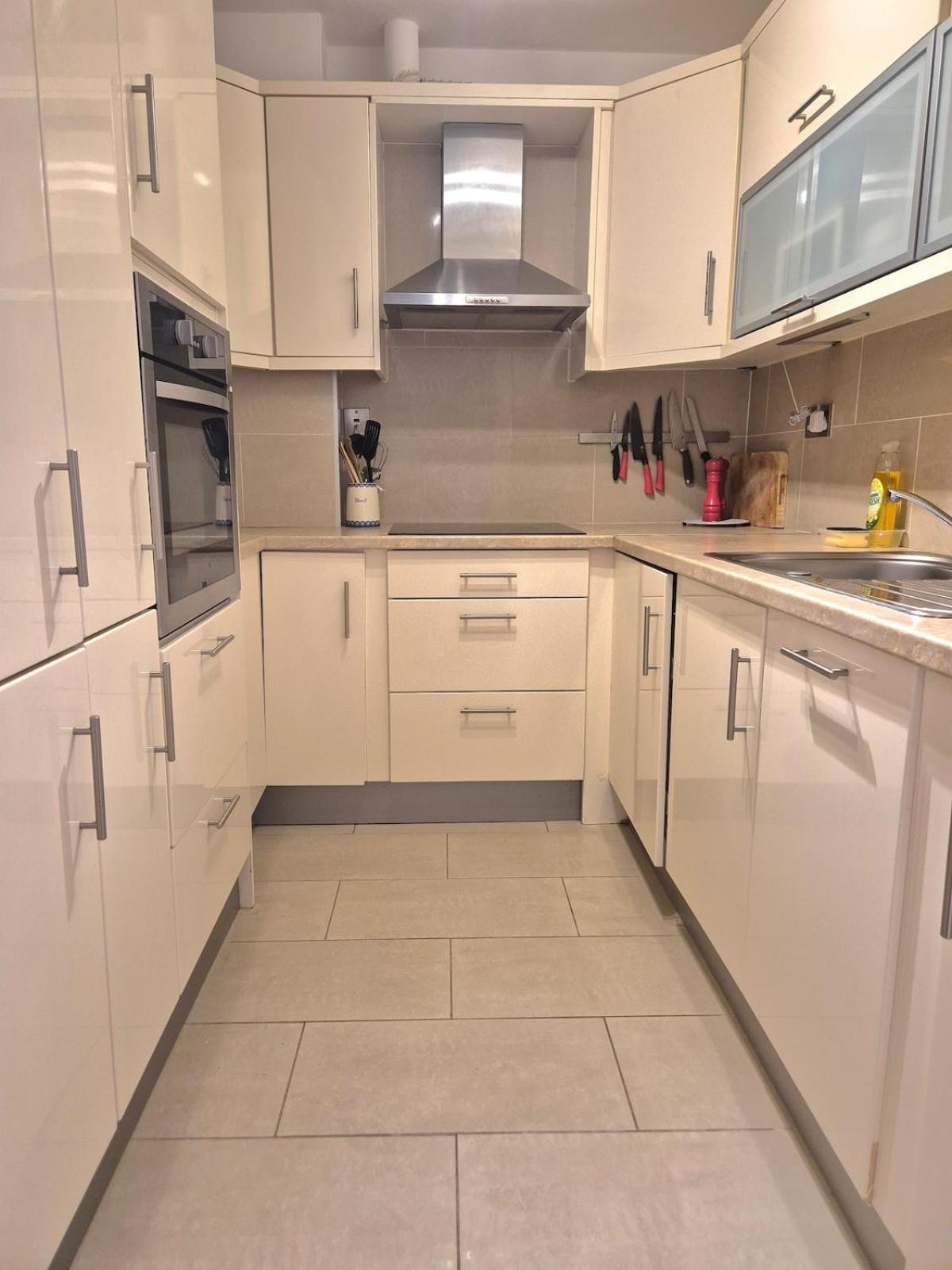 Modern Two Bed With Parking * Dublin