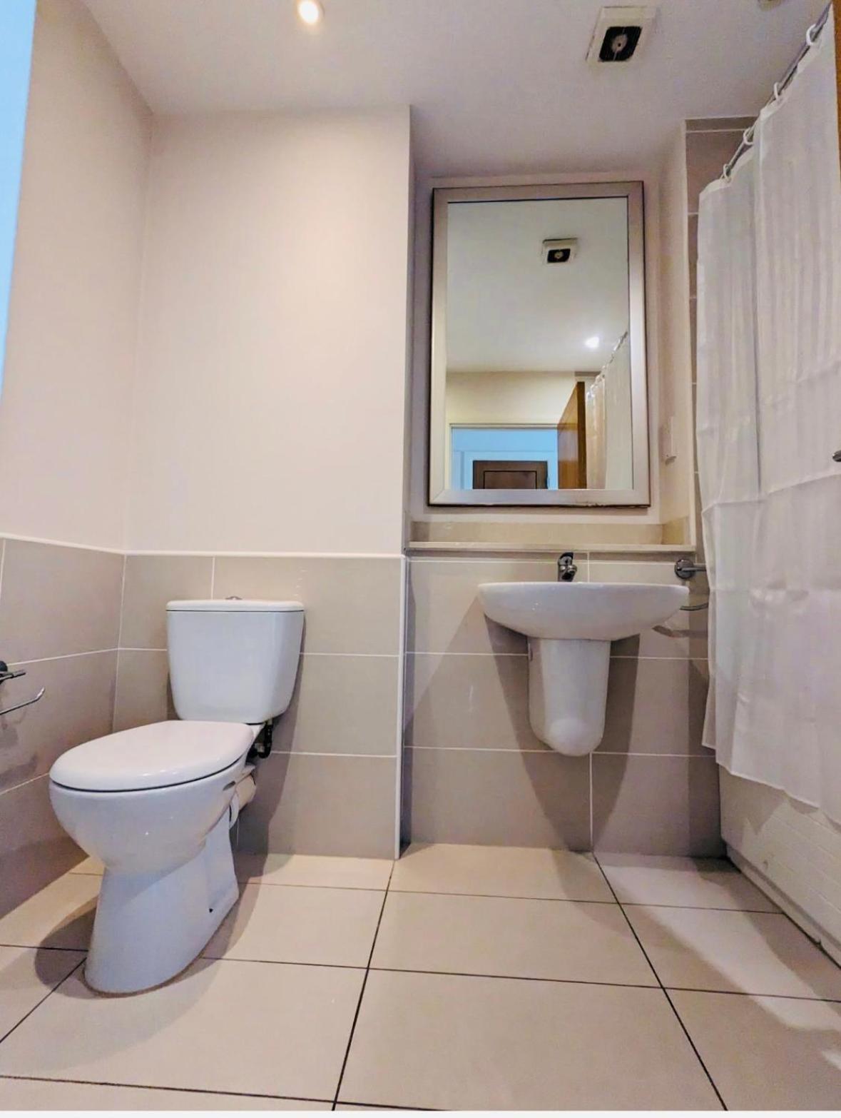 Peaceful And Cosy In Wprivate Bath - Close To Airport