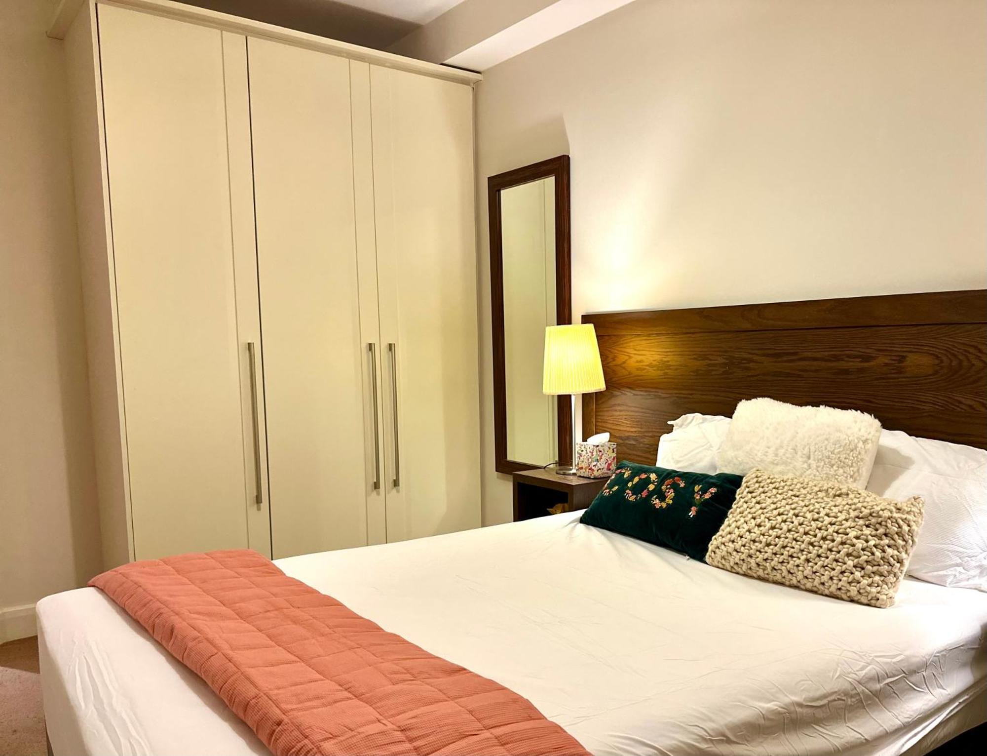 Peaceful And Cosy In Wprivate Bath - Close To Airport
