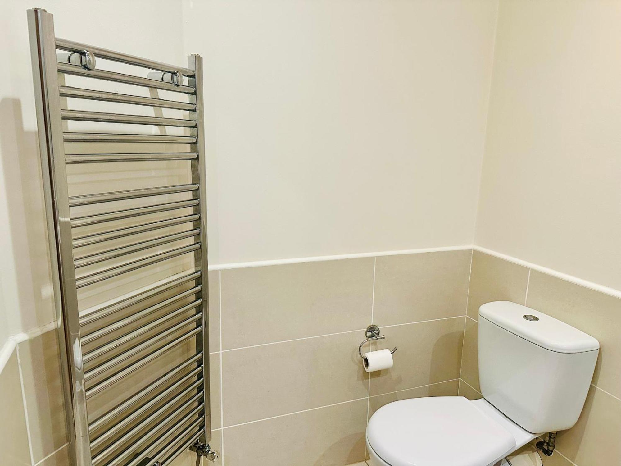 Peaceful And Cosy In Wprivate Bath - Close To Airport Homestay *