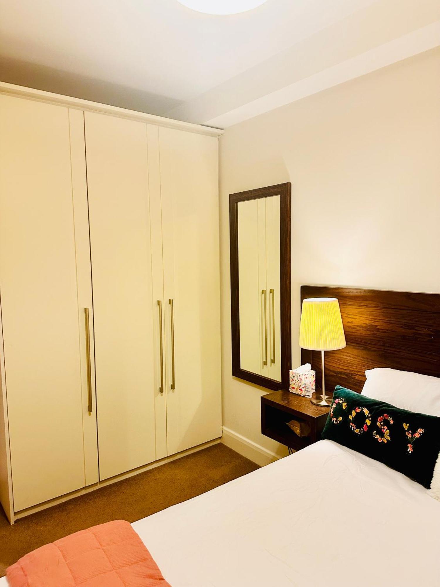 Peaceful And Cosy In Wprivate Bath - Close To Airport *