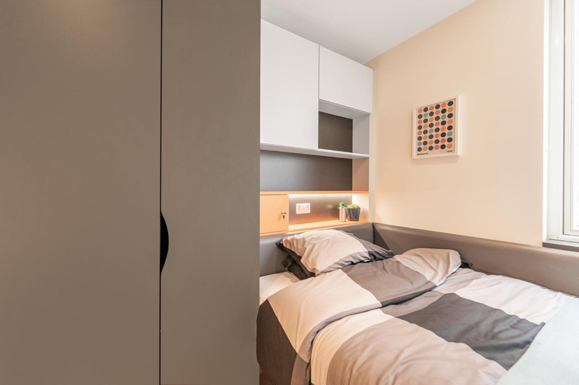 Students Only Experience Modern Comfort In A Brand New Located In The Heart Of * Dublin