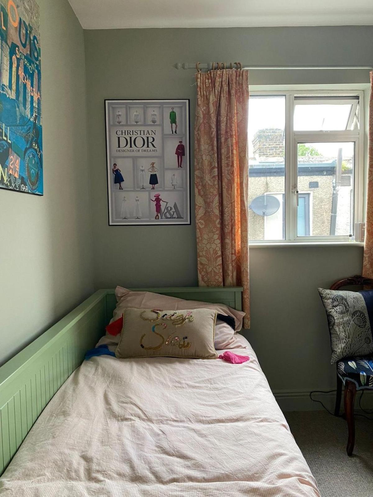 Stylish Centre House, Perfectly Located Apartment