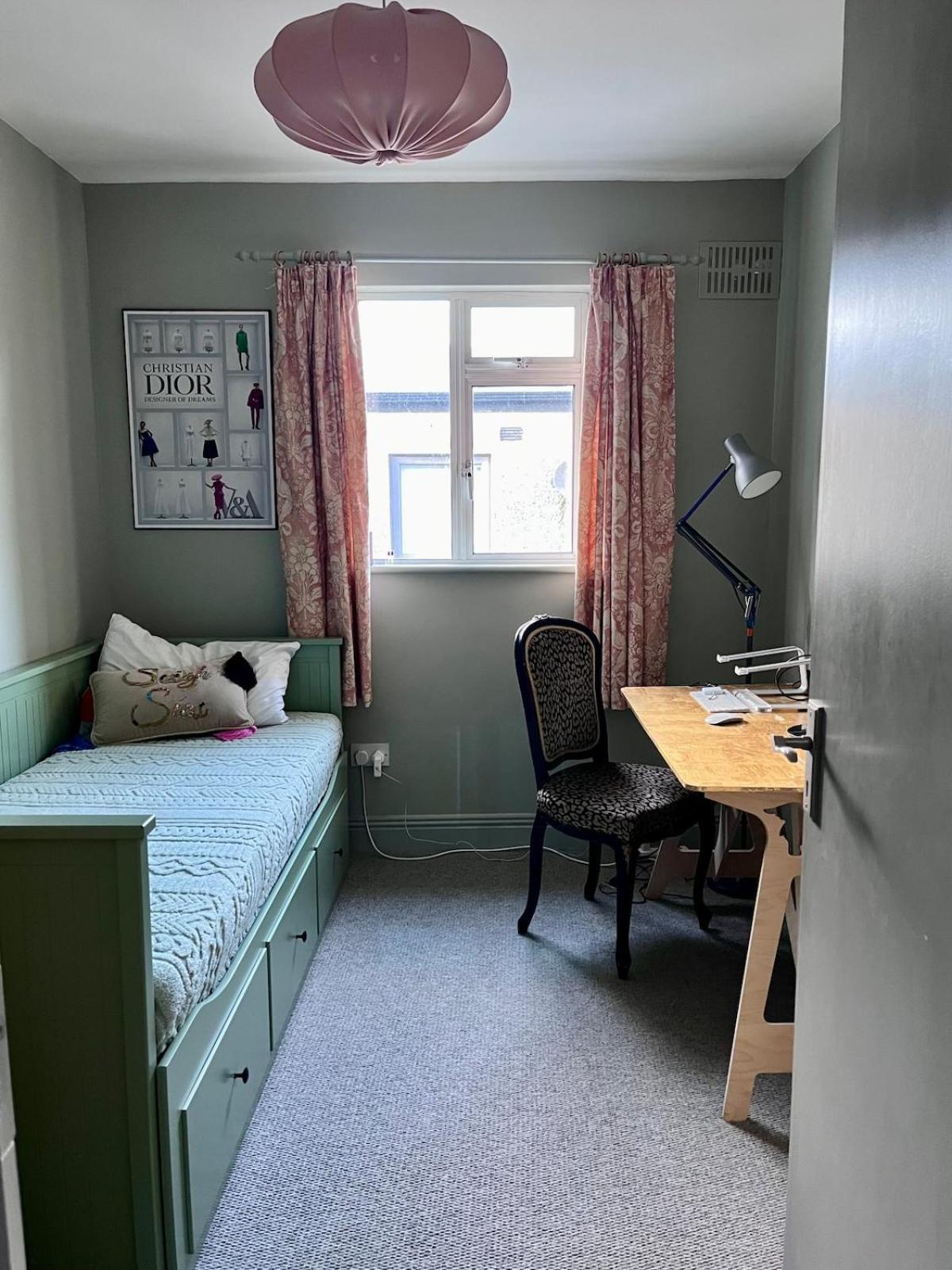 Stylish Centre House, Perfectly Located