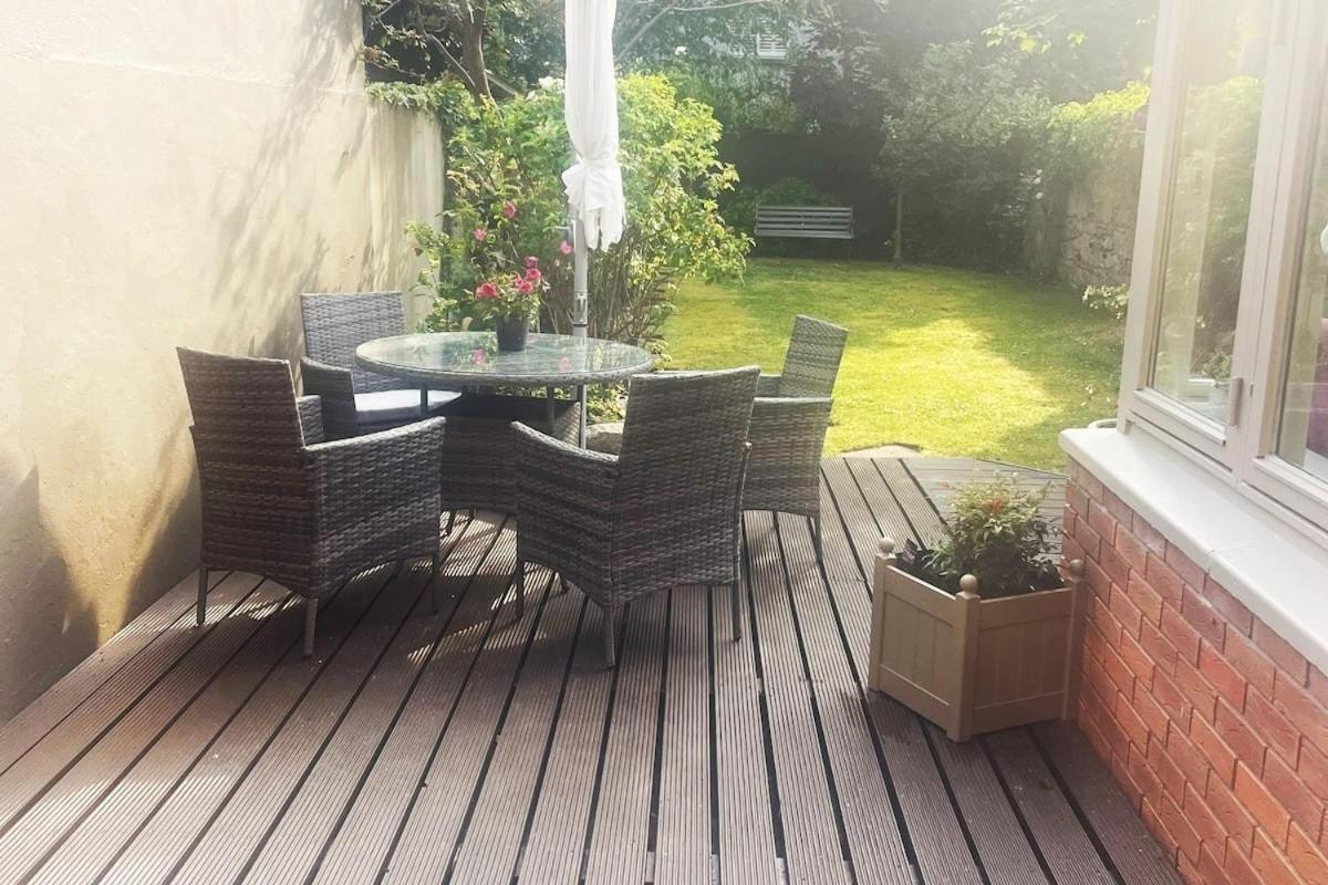 Townhouse In 4 - Check Connttact From Photos For Details ! Close To ! Holiday home *
