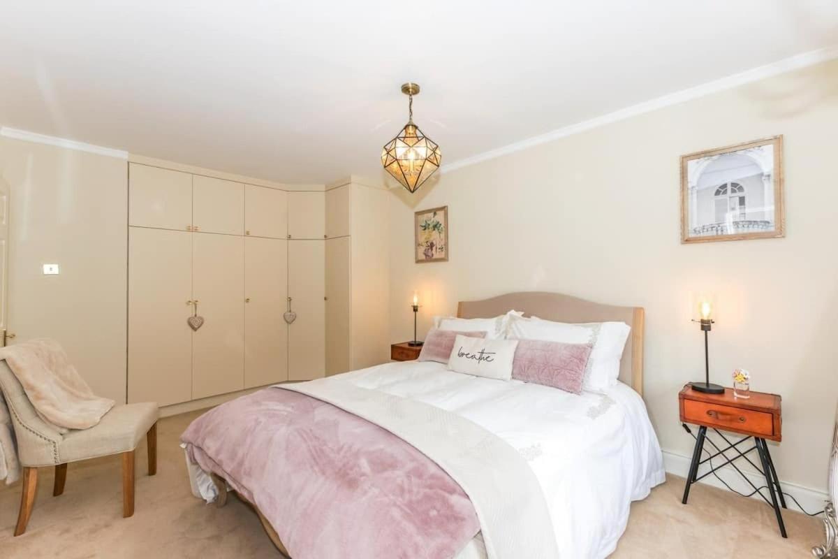 Holiday home Townhouse In 4 - Check Connttact From Photos For Details ! Close To ! *