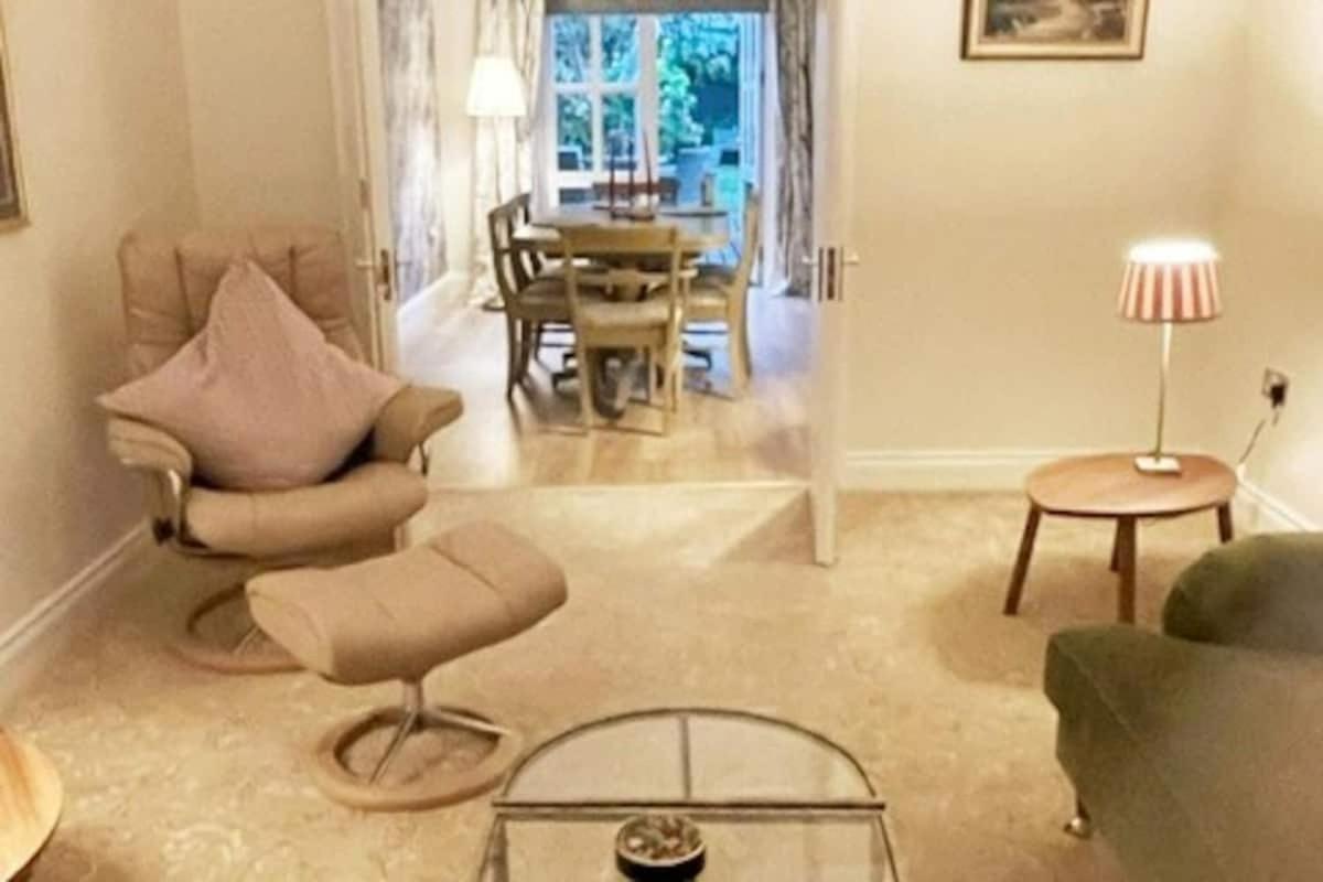 Townhouse In 4 - Check Connttact From Photos For Details ! Close To ! Holiday home Dublin