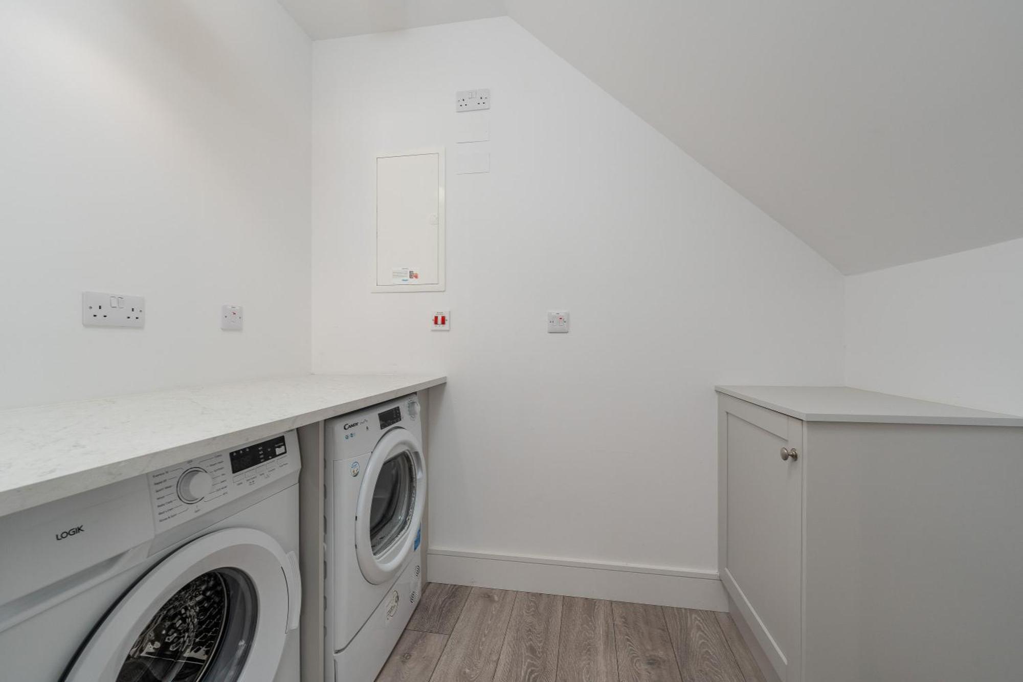 Citywest Contractor Housing - Sleeps 5 Holiday home *