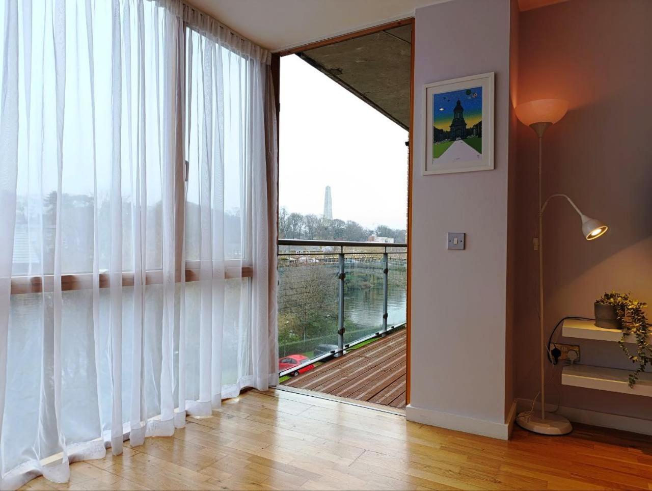 Superb Bellevue Apartment *